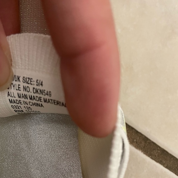 DKNY Toddler Girls Slip On Sneakers size 4/5 - Picture 8 of 13